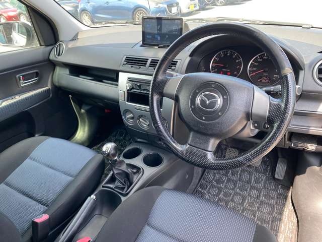 2006 Mazda Demio – thumbnail 3
