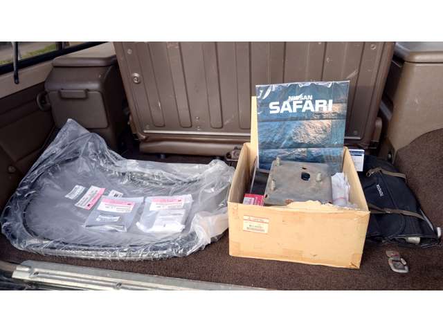 1989 Nissan Safari – thumbnail 2