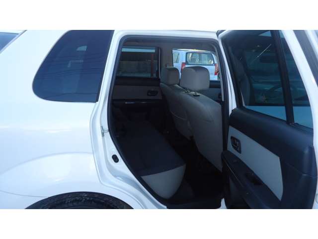 2007 Mazda Verisa – thumbnail 3