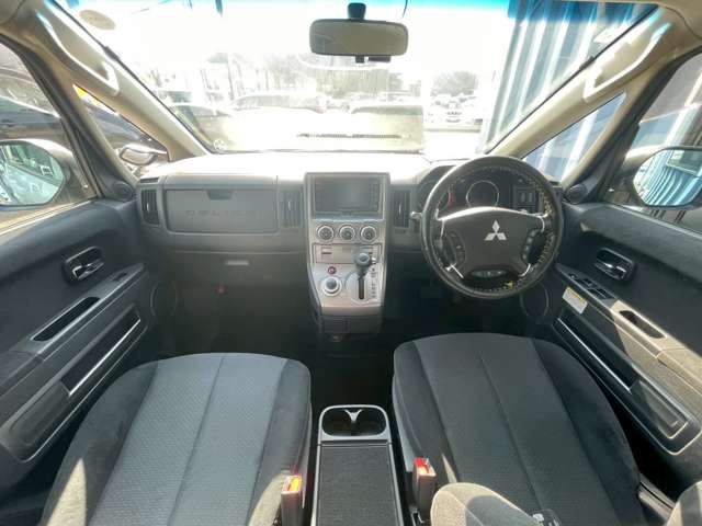 2007 Mitsubishi Delica D:5 – thumbnail 3