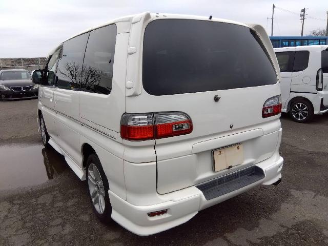 1998 Mitsubishi Delica Space Gear – thumbnail 2