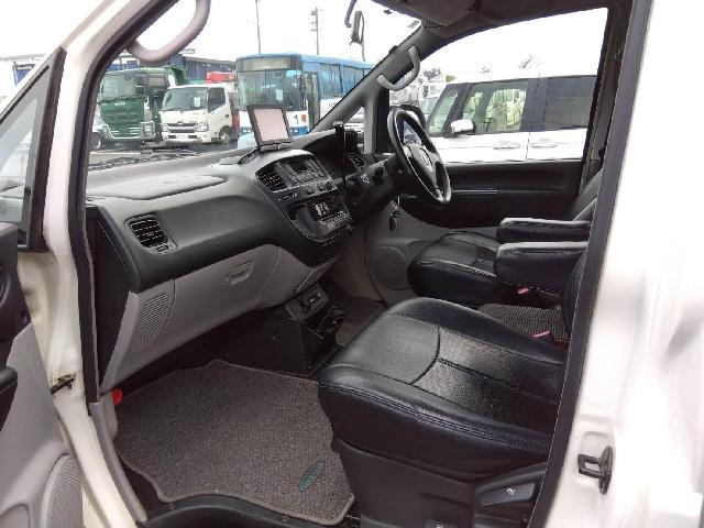 1998 Mitsubishi Delica Space Gear – thumbnail 3