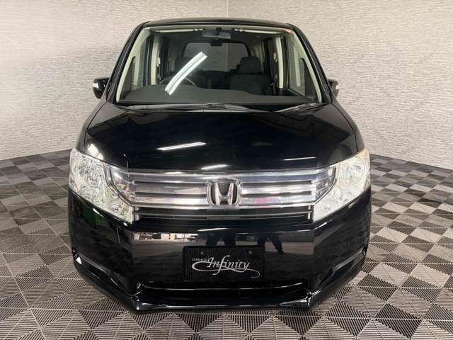 2010 Honda Stepwgn – thumbnail 2