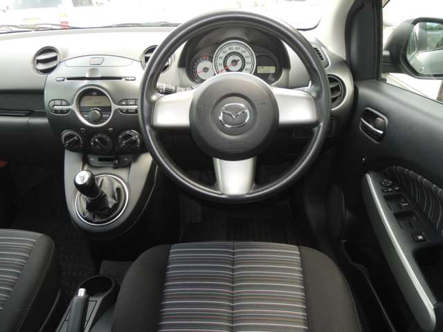 2009 Mazda Demio – thumbnail 3