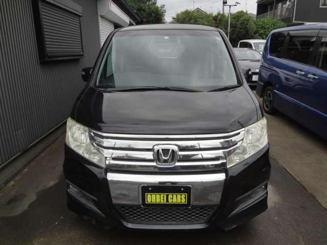 2010 Honda Stepwgn – thumbnail 3