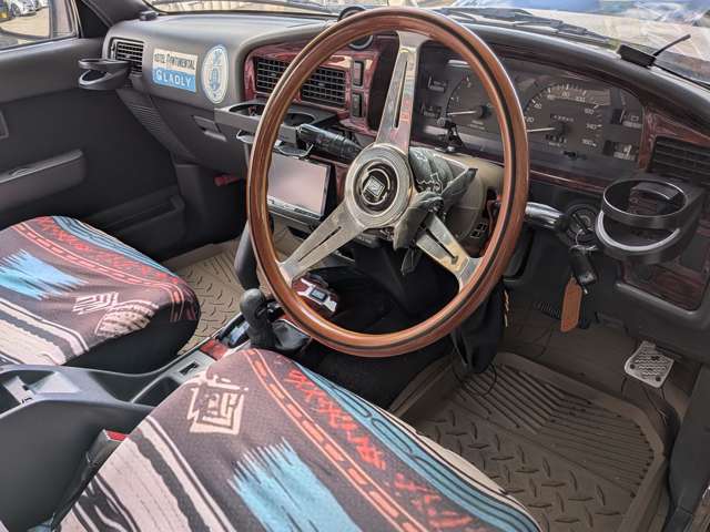 1995 Toyota Hilux Surf – thumbnail 3