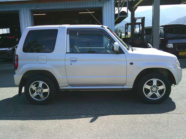 2009 Mitsubishi Pajero Mini – thumbnail 4