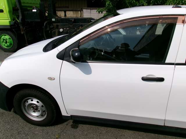 2010 Nissan AD – thumbnail 4