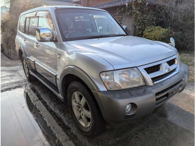 2005 Mitsubishi Pajero – thumbnail 2