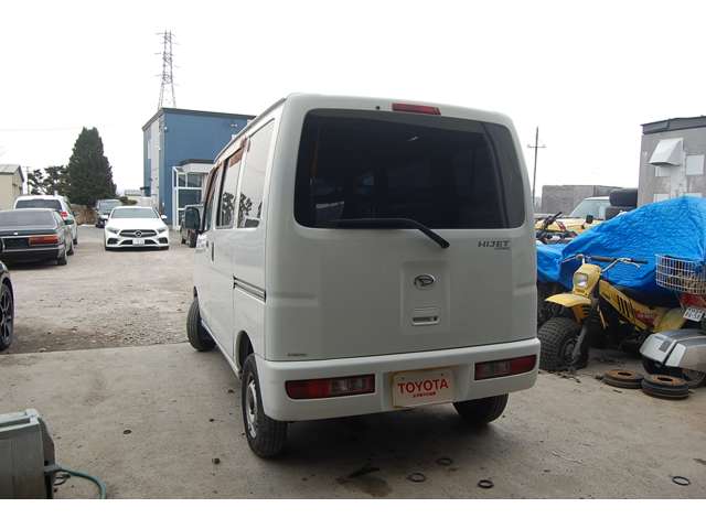 2010 Daihatsu Hijet Cargo – thumbnail 4