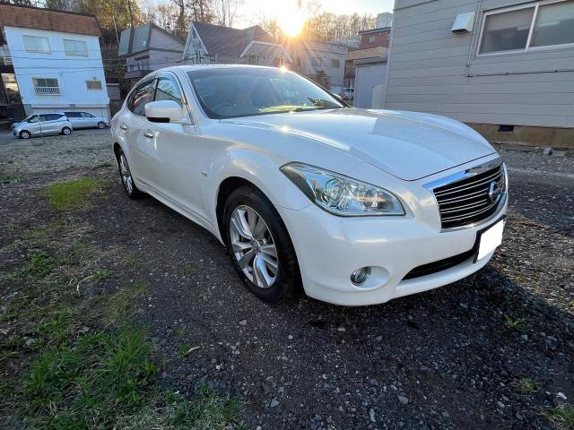 2010 Nissan Fuga – thumbnail 3