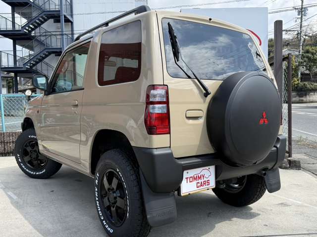 2010 Mitsubishi Pajero Mini – thumbnail 2