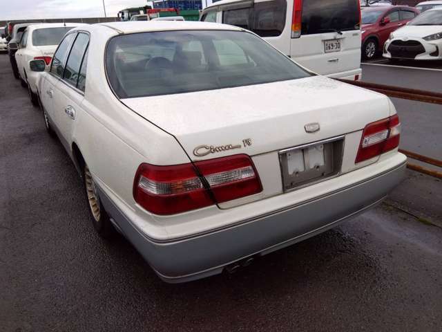 1997 Nissan Cima – thumbnail 2
