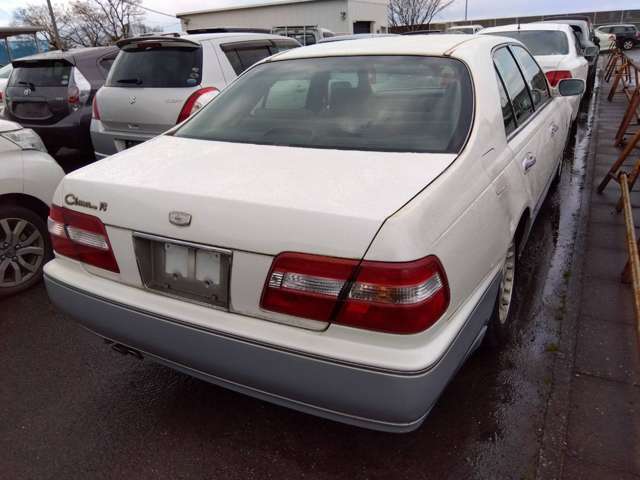 1997 Nissan Cima – thumbnail 4
