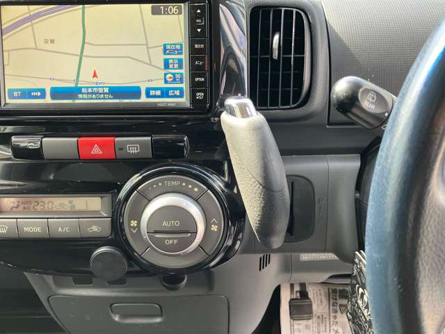 2010 Daihatsu Tanto – thumbnail 3