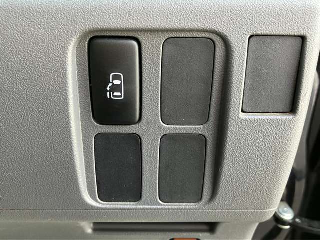 2010 Daihatsu Tanto – thumbnail 4