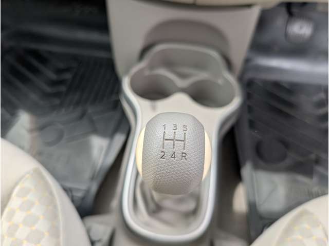 2008 Nissan March – thumbnail 4
