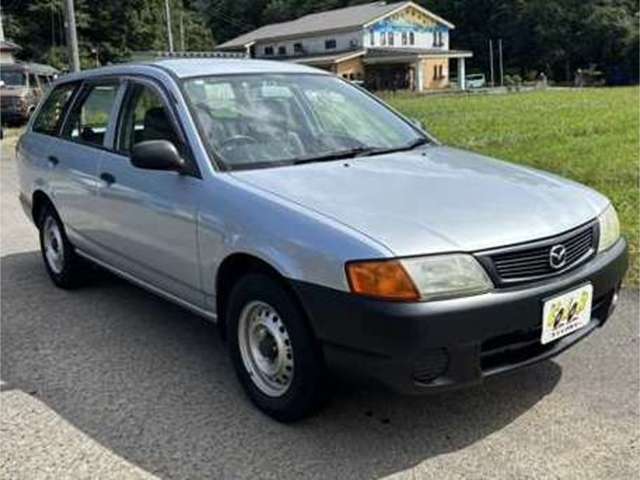 2001 Mazda Familia Van – thumbnail 4