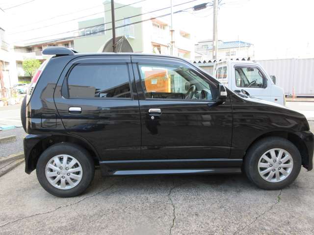 2010 Daihatsu Terios Kid – thumbnail 4