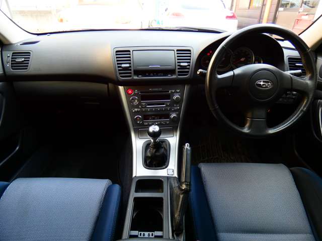 2004 Subaru Legacy Touring Wagon – thumbnail 2