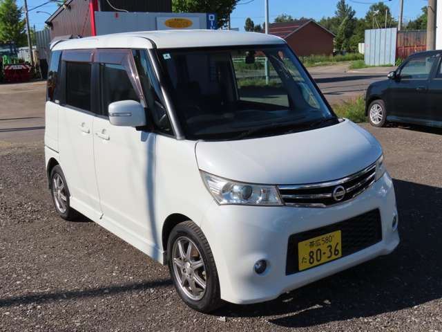 2010 Nissan Roox – thumbnail 2