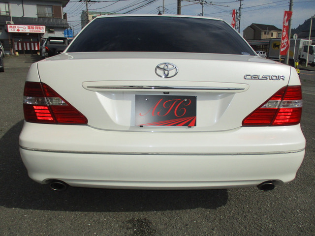 2003 Toyota Celsior – thumbnail 2