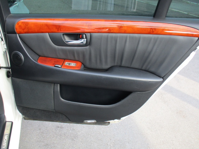 2003 Toyota Celsior – thumbnail 3
