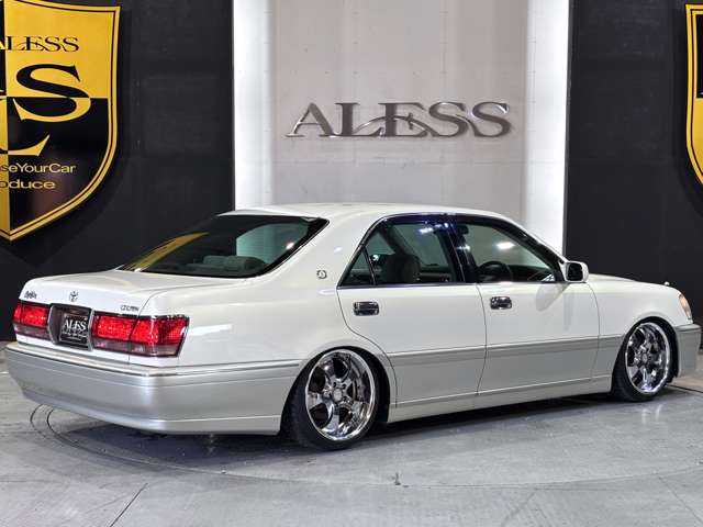 2003 Toyota Crown Royal – thumbnail 4