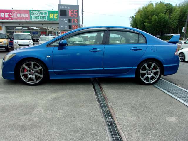 2007 Honda Civic Type R – thumbnail 2