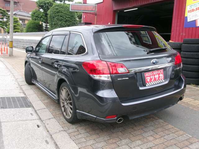 2009 Subaru Legacy Touring Wagon – thumbnail 2