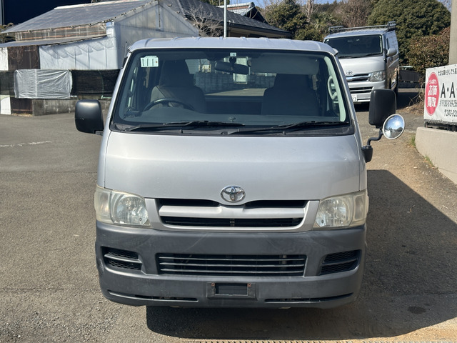 2005 Toyota Hiace – thumbnail 2