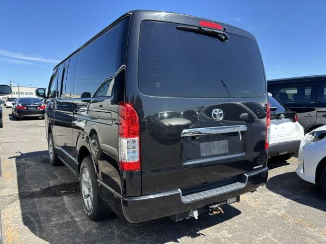 2008 Toyota Hiace – thumbnail 3