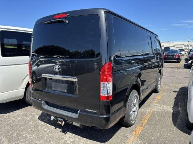 2008 Toyota Hiace – thumbnail 4