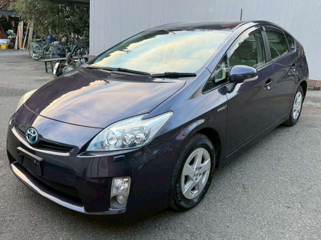 2010 Toyota Prius – thumbnail 2