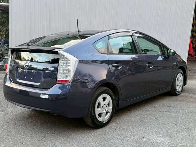2010 Toyota Prius – thumbnail 4