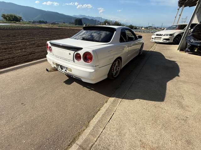 1998 Nissan Skyline Coupe – thumbnail 2