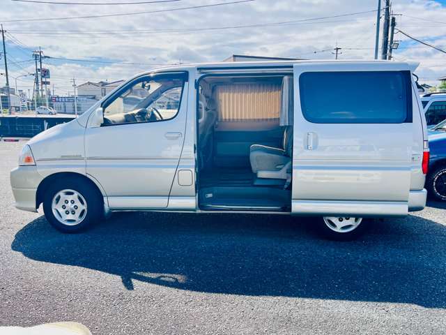 2001 Toyota Grand Hoace – thumbnail 4