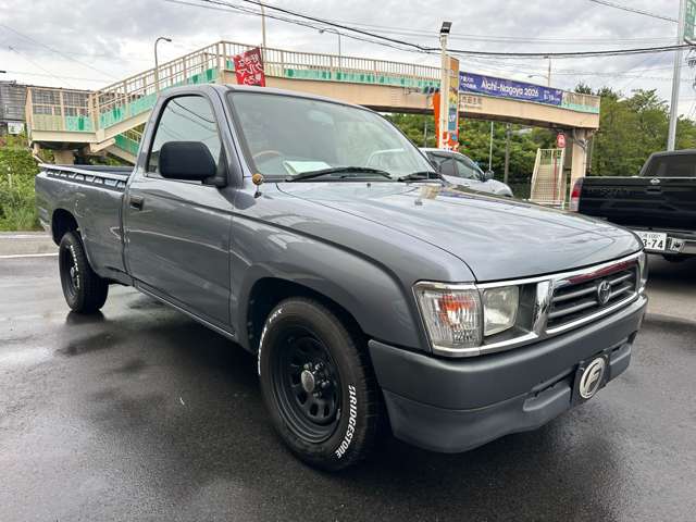 1999 Toyota Hilux – thumbnail 3
