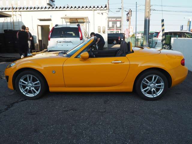 2009 Mazda Roadster – thumbnail 3