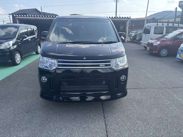 2009 Mitsubishi Delica D:5 – thumbnail 2