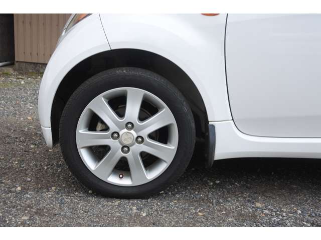2010 Mitsubishi i – thumbnail 3