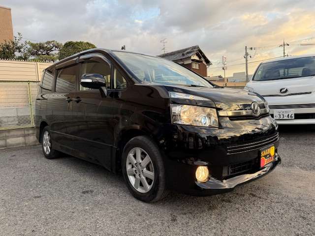 2008 Toyota Voxy – thumbnail 3