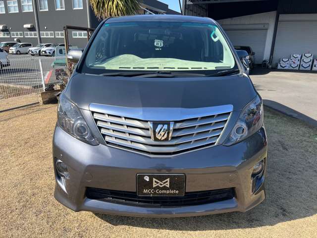 2010 Toyota Alphard – thumbnail 4