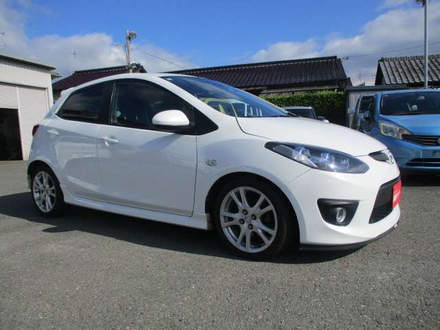 2009 Mazda Demio – thumbnail 3