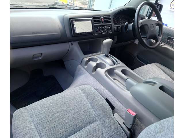2000 Mazda Bongo Friendee – thumbnail 2