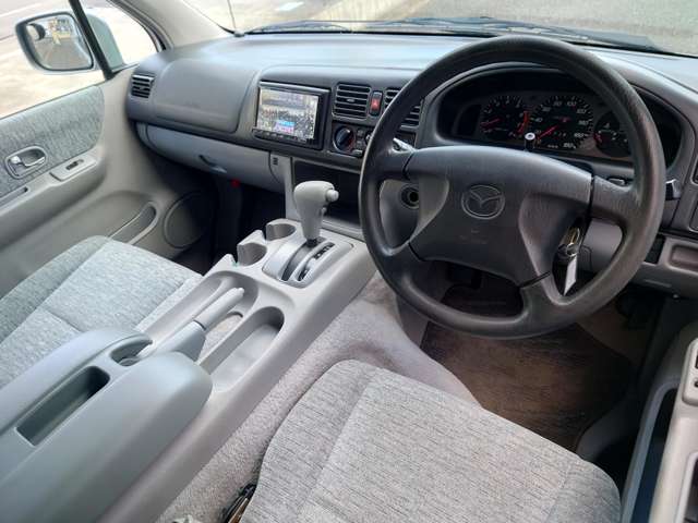 2000 Mazda Bongo Friendee – thumbnail 4