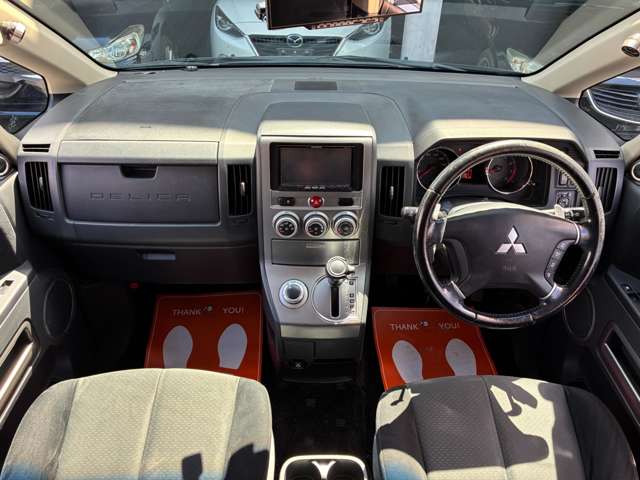 2009 Mitsubishi Delica D:5 – thumbnail 2