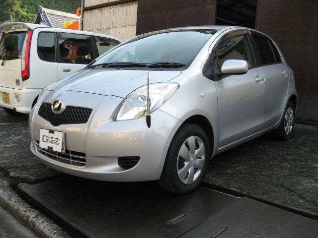 2005 Toyota Vitz