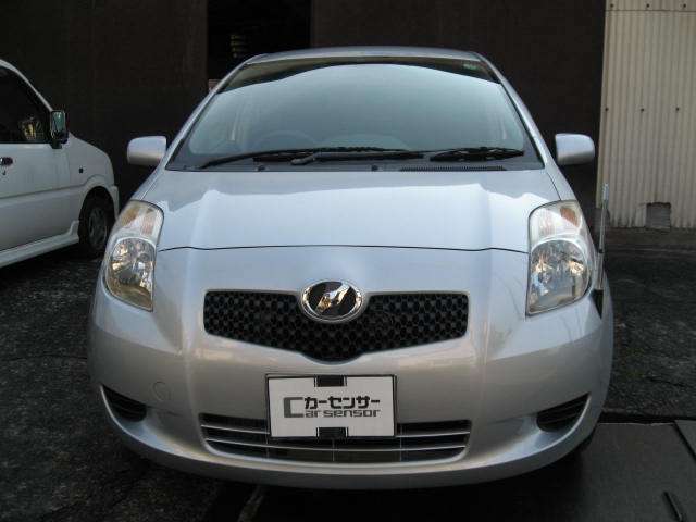 2005 Toyota Vitz – thumbnail 2