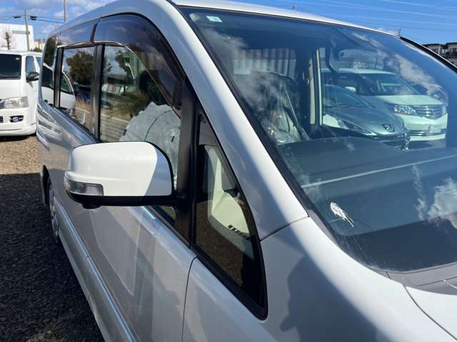 2008 Nissan Serena – thumbnail 4